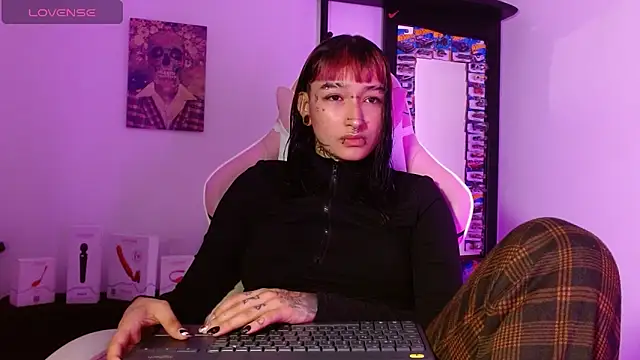 SharaRoss1 online show from May 16, 8:41 pm