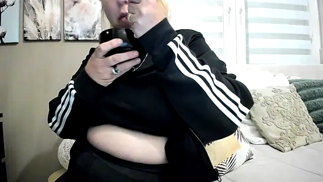 chupasexy online show from April 19, 8:11 pm