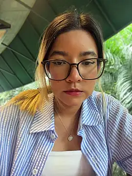 Pretty roxxyy online show from July 3, 3:40 pm