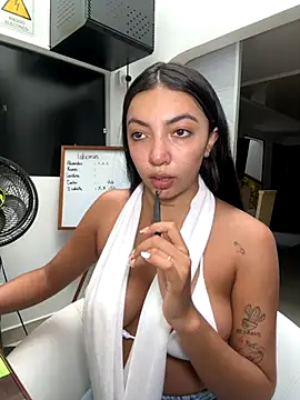 ImAshley1 online show from October 4, 2:00 pm