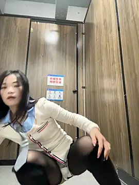 AiBanana online show from November 27, 4:21 pm