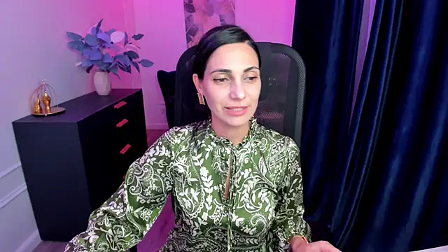 Snapshot of AllaYerty chatting on October 10, 11:26 am AllaYerty online show from October 10, 11:26 am