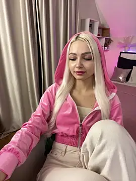 LinaLirian online show from October 8, 7:18 pm