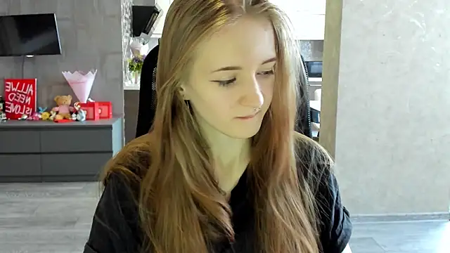 KateKayer online show from May 2, 11:57 am