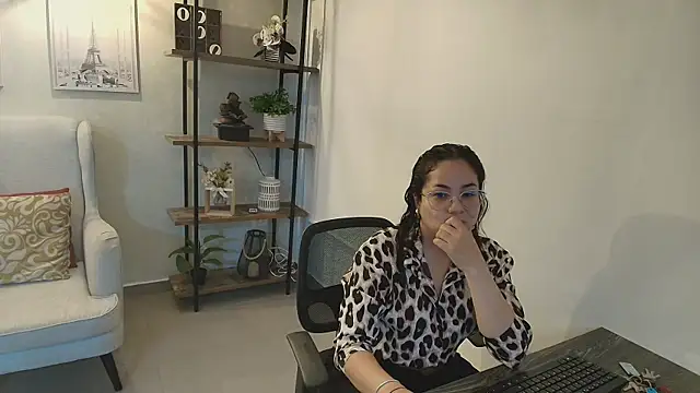  Victoria Collins online show from June 5, 11:05 am