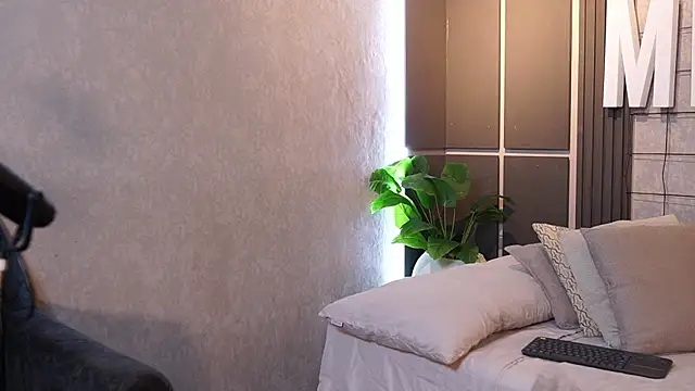 Susan wall online show from April 27, 1:30 pm