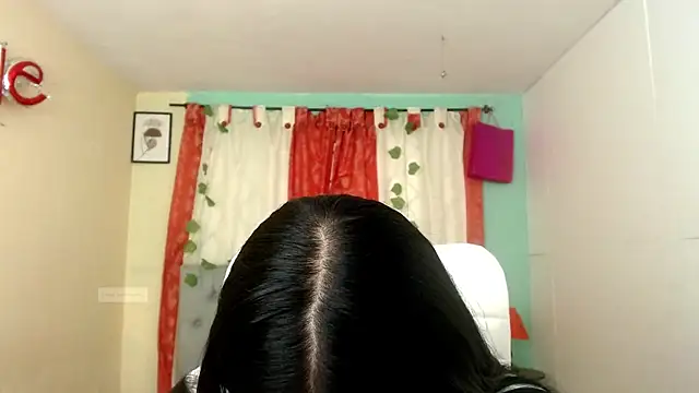 Snapshot of vale_miel chatting on September 20, 7:01 pm vale miel online show from September 20, 7:01 pm