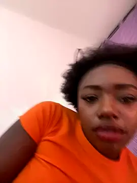 alissradiante1 online show from October 20, 2:03 am