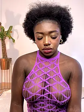 alissradiante1 online show from October 14, 11:40 pm