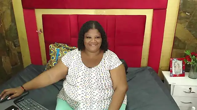 Snapshot of Exoticbigmandy chatting on September 19, 9:25 pm Exoticbigmandy online show from September 19, 9:25 pm
