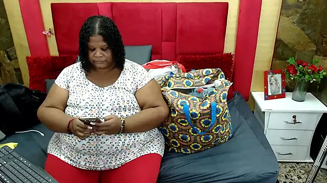 Snapshot of Exoticbigmandy chatting on October 17, 9:40 pm Exoticbigmandy online show from October 17, 9:40 pm