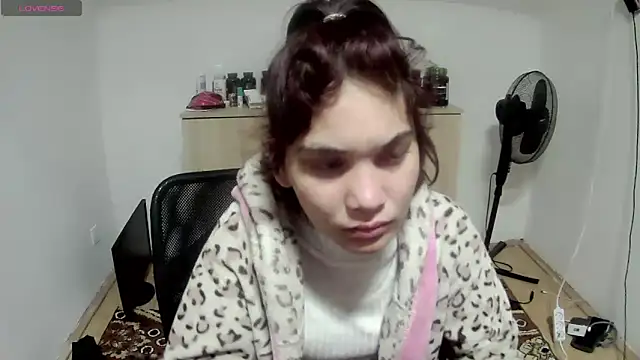 Snapshot of MalloryMyers chatting on October 1, 8:25 pm MalloryMyers online show from October 1, 8:25 pm