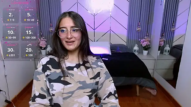 alesiamoore online show from March 24, 3:50 pm