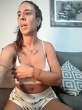 Snapshot of agustinalatina chatting on September 17, 8:51 pm agustinalatina online show from September 17, 8:51 pm