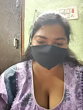 Liyaa 24 online show from February 19, 6:18 pm