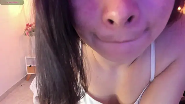 Snapshot of Gina25 chatting on October 10, 1:16 pm Gina25 online show from October 10, 1:16 pm