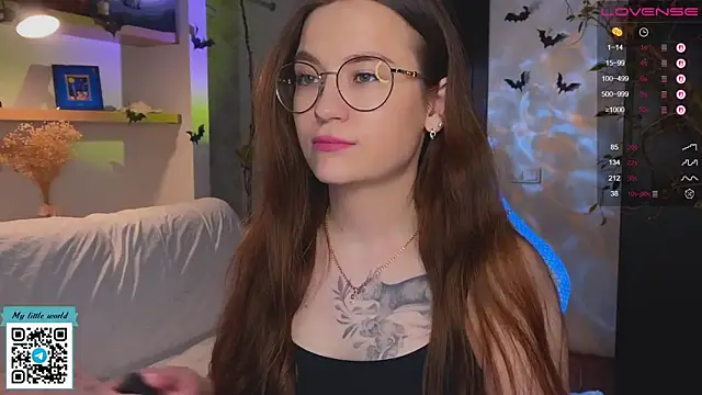 mia here online show from November 16, 2:02 am