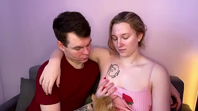 julielourens online show from February 18, 8:13 am