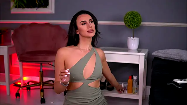 Snapshot of LucyxRios chatting on September 9, 9:47 pm LucyxRios online show from September 9, 9:47 pm