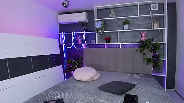 ChristyBrook online show from April 11, 6:22 pm