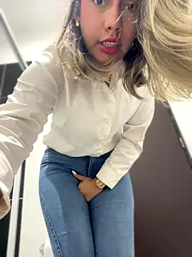 sara calderon online show from September 10, 1:22 pm