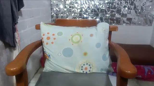 rose-crystal online show from November 25, 12:02 am