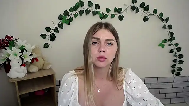 Snapshot of Magic_Katarina_ chatting on September 24, 10:58 am Magic Katarina online show from September 24, 10:58 am