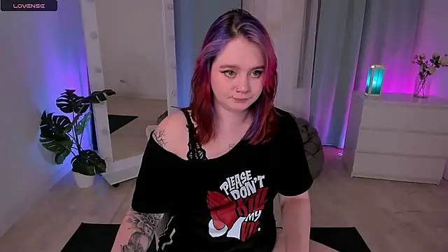 lunaalli online show from February 3, 9:40 pm