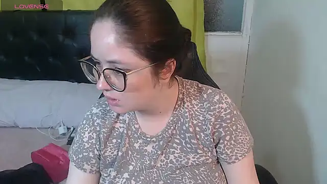 KrystalAdams online show from April 11, 1:48 pm