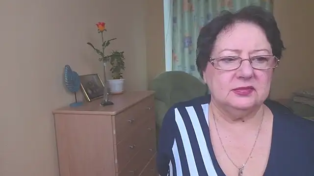 Margo Moll online show from December 21, 8:40 am