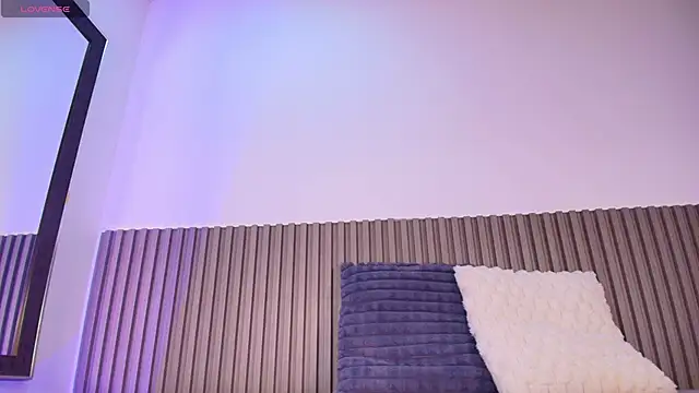 ZOETTAYLOR online show from May 16, 6:29 pm
