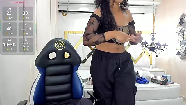 Snapshot of Sweet_Lucyy chatting on September 9, 3:17 am Sweet Lucyy online show from September 9, 3:17 am