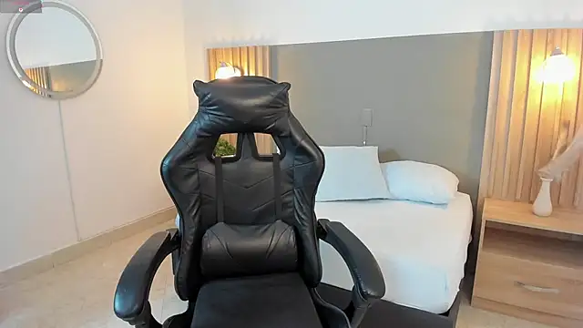 emma fhox online show from September 23, 2:10 am