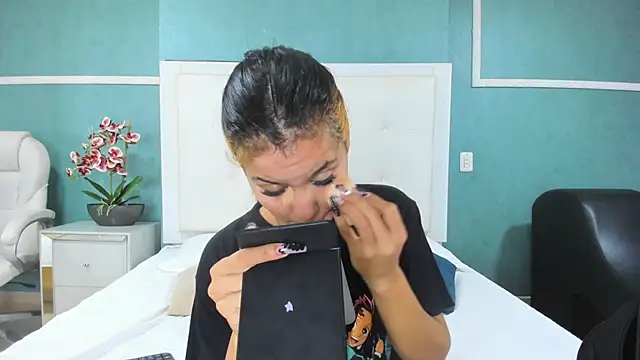 ania gomez online show from January 7, 2:42 pm