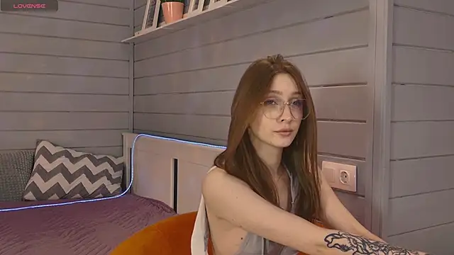 Snapshot of Vikki_wyye chatting on October 1, 3:33 am Vikki wyye online show from October 1, 3:33 am