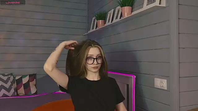 Snapshot of Vikki_wyye chatting on October 18, 5:43 am Vikki wyye online show from October 18, 5:43 am