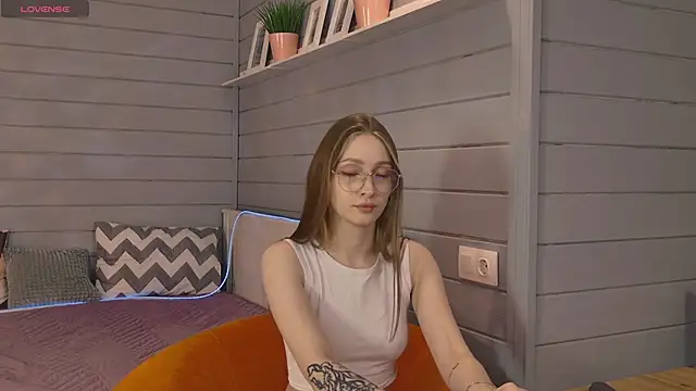 Snapshot of Vikki_wyye chatting on October 4, 3:23 am Vikki wyye online show from October 4, 3:23 am