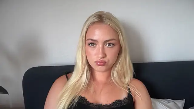 Kitty Swetty online show from July 11, 5:24 pm