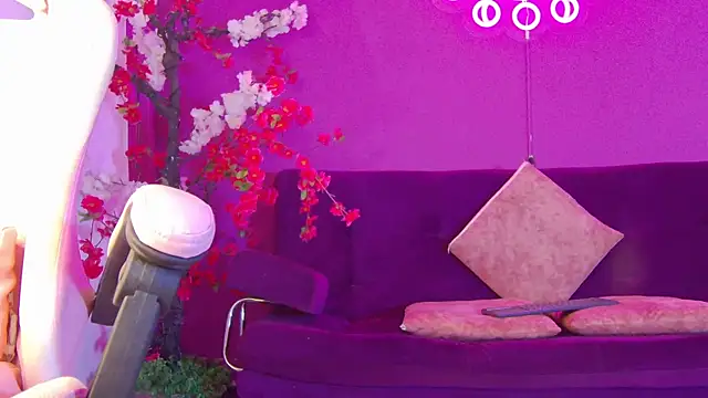 Daliana Gounbolt online show from June 24, 1:43 pm