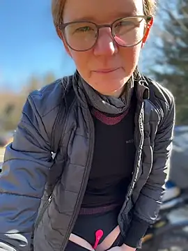 Bikergirl 97 online show from March 18, 11:48 am