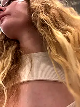 Bikergirl 97 online show from October 6, 9:15 am