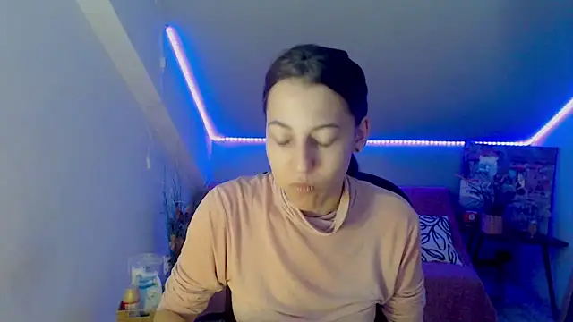 Snapshot of BonniePearson chatting on October 1, 10:37 pm BonniePearson online show from October 1, 10:37 pm
