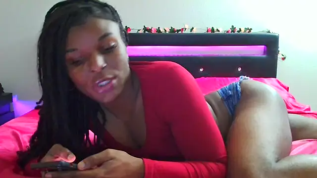 Snapshot of theebodyy chatting on October 22, 5:56 am theebodyy online show from October 22, 5:56 am