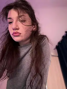 ScarletBloom  online show from February 4, 5:49 pm