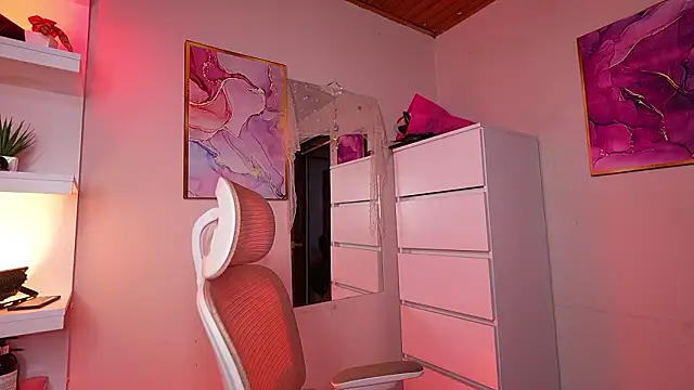 Dannaa Lovs online show from March 5, 2:46 pm