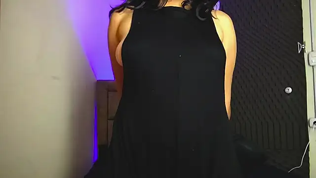 Snapshot of EmilyNoir1 chatting on September 13, 1:24 am EmilyNoir1 online show from September 13, 1:24 am