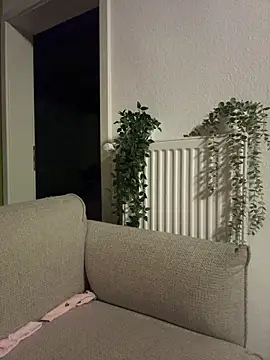 SweetTeenGirl online show from December 18, 5:12 am