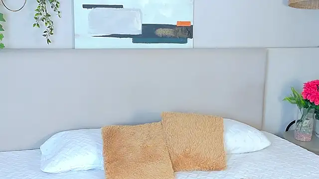 LanaRozz online show from November 1, 7:40 pm