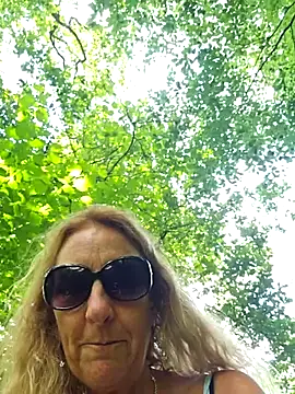 HotWifeLyn68 online show from June 17, 1:23 pm