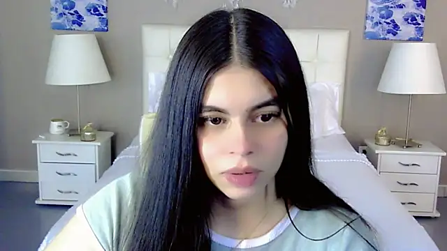 Snapshot of maddissonivanova chatting on September 15, 7:10 pm maddissonivanova online show from September 15, 7:10 pm